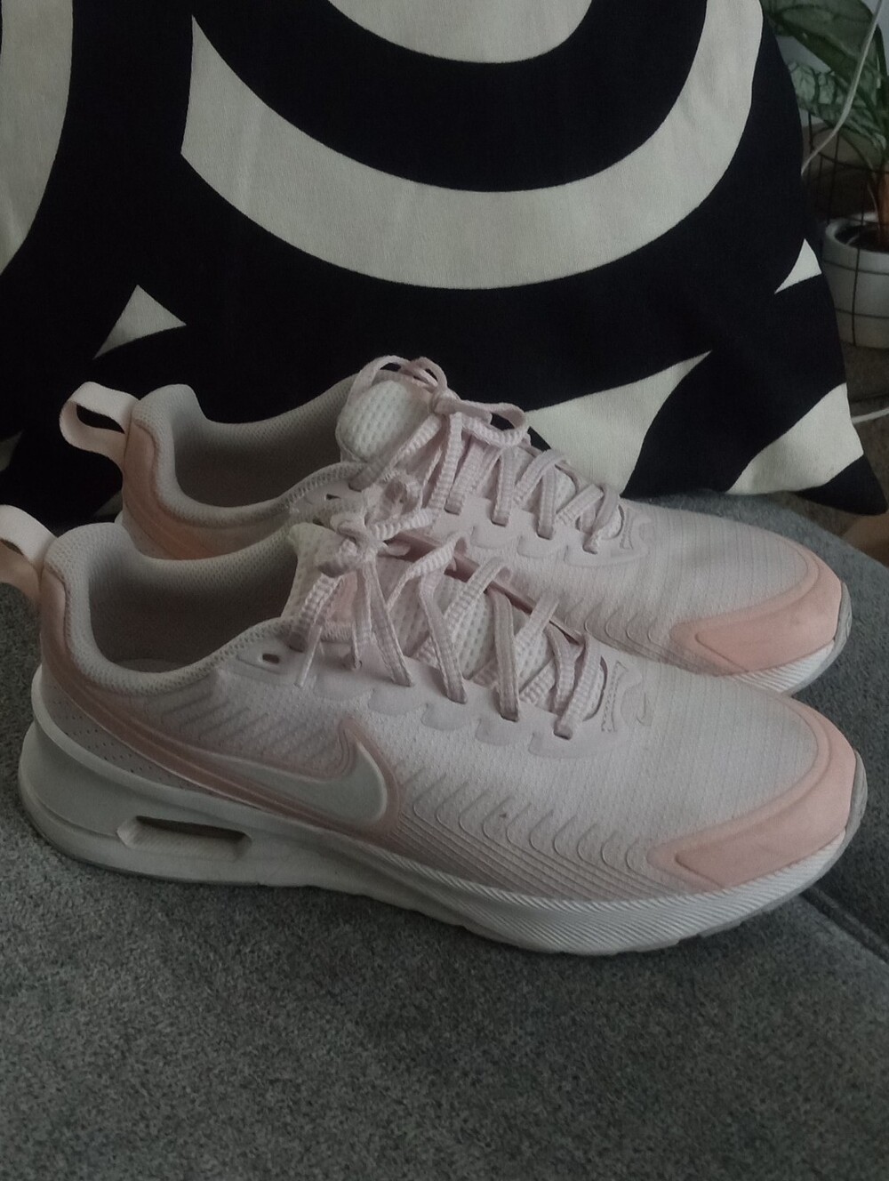 Nike Women’s Pale Pink Athletic Sneakers